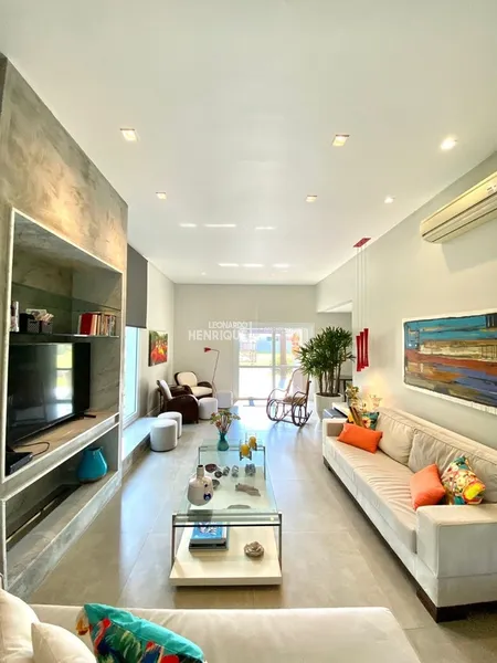 BELÍSSIMA CASA EM CONDOMÍNIO ESPETACULAR: 2ª foto da galeria de imagens do imóvel