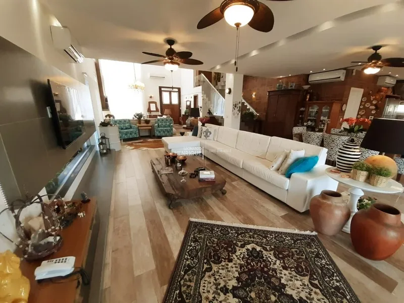 Sobrado mobiliado e decorado com piscina privativa: 2ª foto da galeria de imagens do imóvel