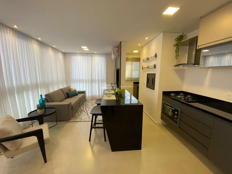 Apartamento de 3 suítes novo mobiliado e decorado na navegantes: 1ª foto da galeria de imagens do imóvel