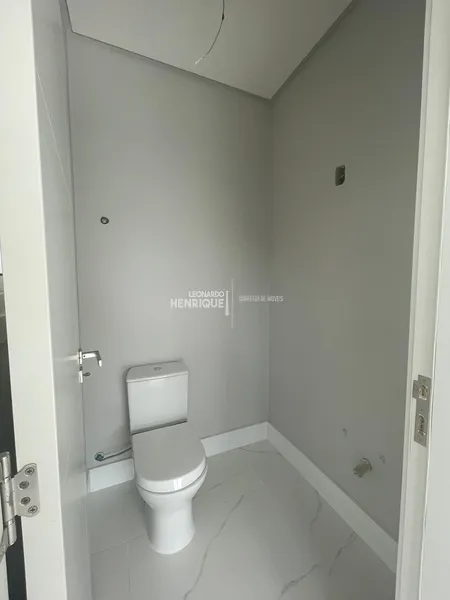 Sobrado luxuoso com 4 suítes: 11ª foto da galeria de imagens do imóvel