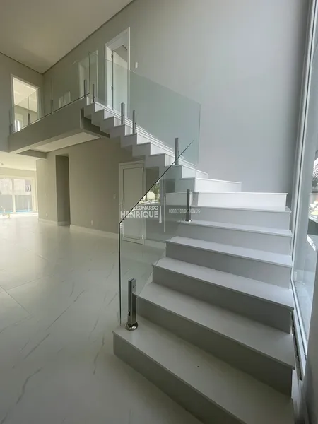 Sobrado luxuoso com 4 suítes: 15ª foto da galeria de imagens do imóvel