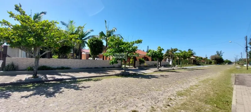 CASA COM TRÊS DORMITÓRIOS: 16ª foto da galeria de imagens do imóvel