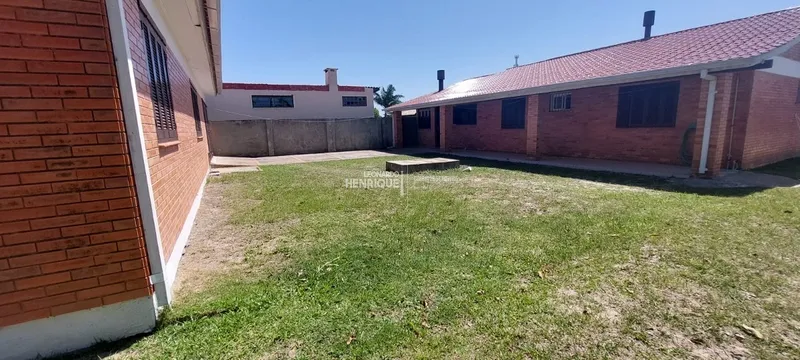 CASA COM TRÊS DORMITÓRIOS: 3ª foto da galeria de imagens do imóvel