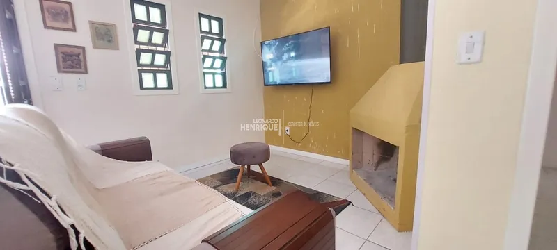 CASA COM TRÊS DORMITÓRIOS: 8ª foto da galeria de imagens do imóvel