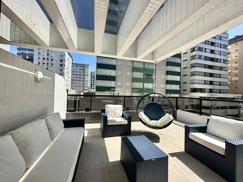 APARTAMENTO À VENDA COM TERRAÇO GIGANTE: 1ª foto da galeria de imagens do imóvel