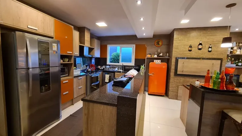 Sobrado de alto padrão, com design moderno.: 2ª foto da galeria de imagens do imóvel