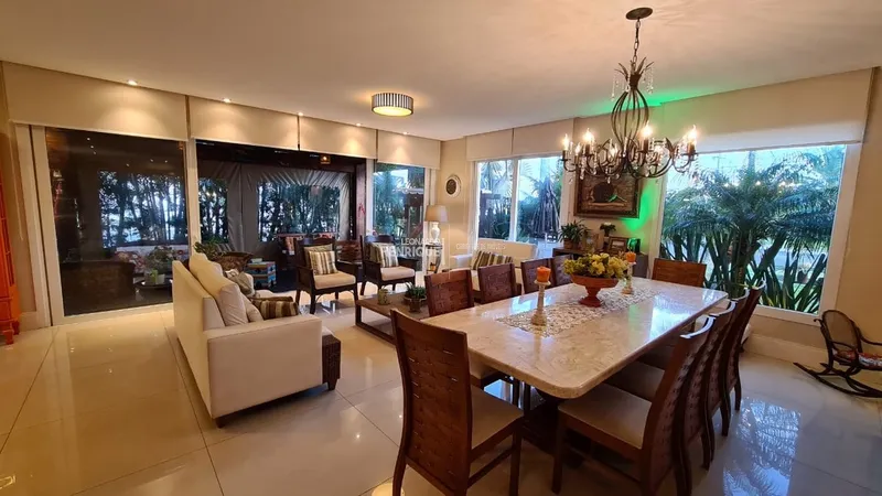 Sobrado de alto padrão, com design moderno.: 5ª foto da galeria de imagens do imóvel