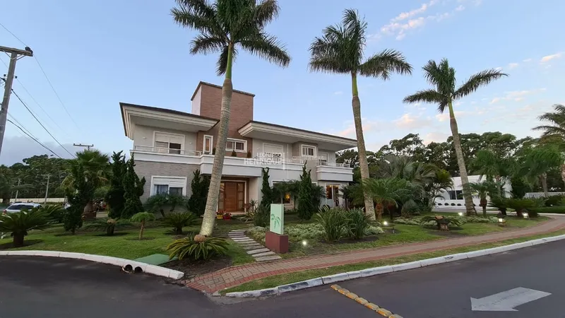 Sobrado de alto padrão, com design moderno.: 13ª foto da galeria de imagens do imóvel