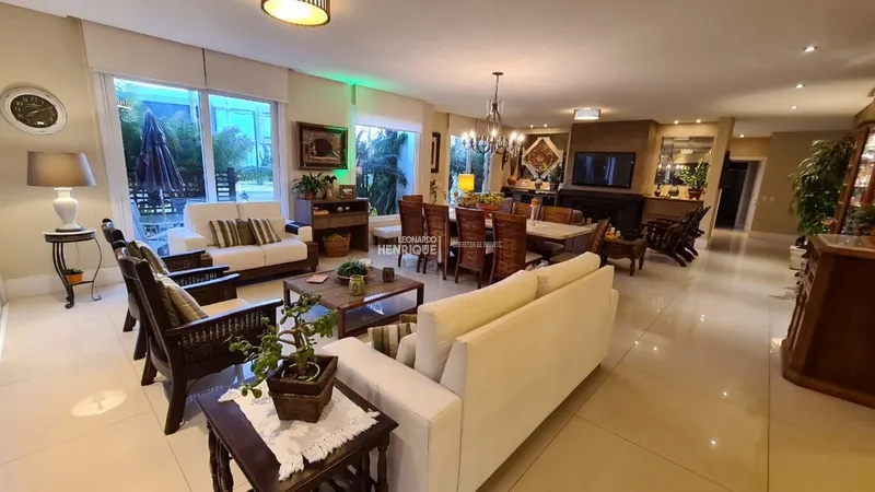 Sobrado de alto padrão, com design moderno.: 1ª foto da galeria de imagens do imóvel