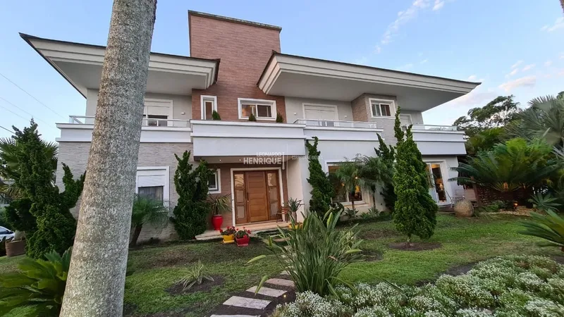 Sobrado de alto padrão, com design moderno.: 14ª foto da galeria de imagens do imóvel