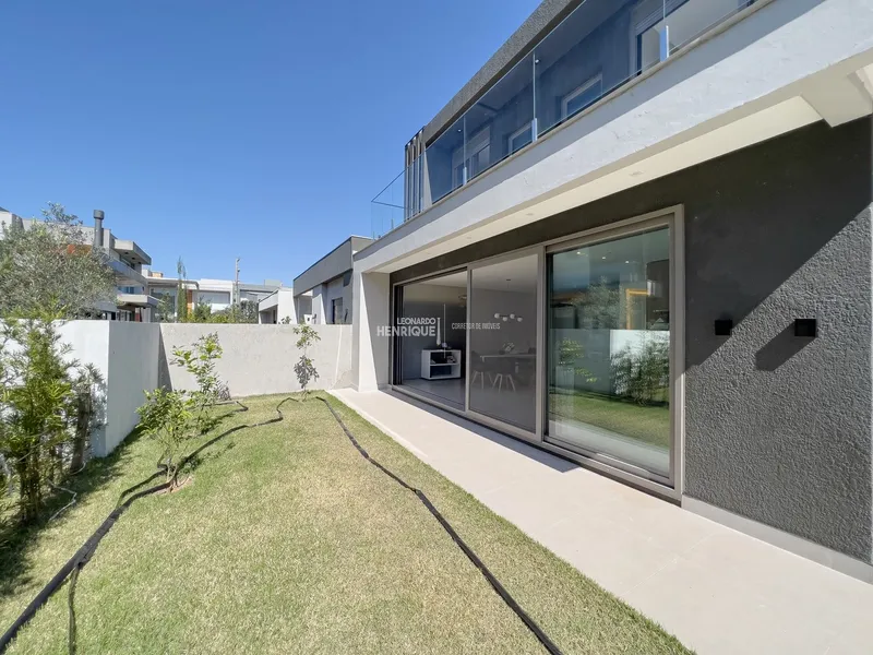 SOBRADO FINAMENTE DECORADO EM CONDOMÍNIO FECHADO: 2ª foto da galeria de imagens do imóvel