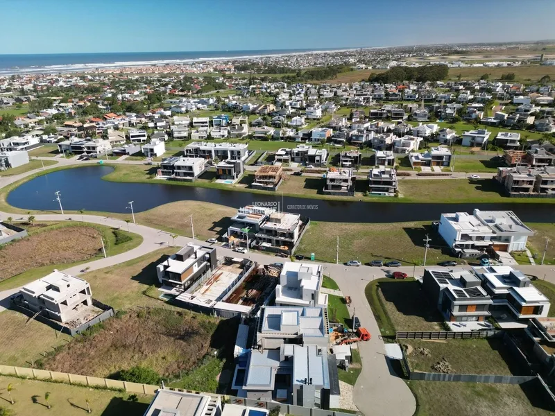 Única casa com jacuzzi e piscina no condomínio!!: 6ª foto da galeria de imagens do imóvel