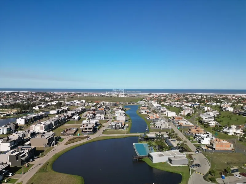 Única casa com jacuzzi e piscina no condomínio!!: 5ª foto da galeria de imagens do imóvel
