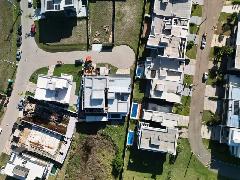 Única casa com jacuzzi e piscina no condomínio!!: 4ª foto da galeria de imagens do imóvel