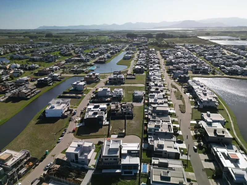 Única casa com jacuzzi e piscina no condomínio!!: 7ª foto da galeria de imagens do imóvel