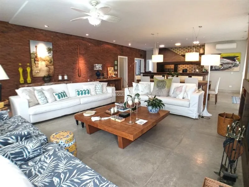 BELÍSSIMA MANSÃO EM CONDOMÍNIO FECHADO: 2ª foto da galeria de imagens do imóvel