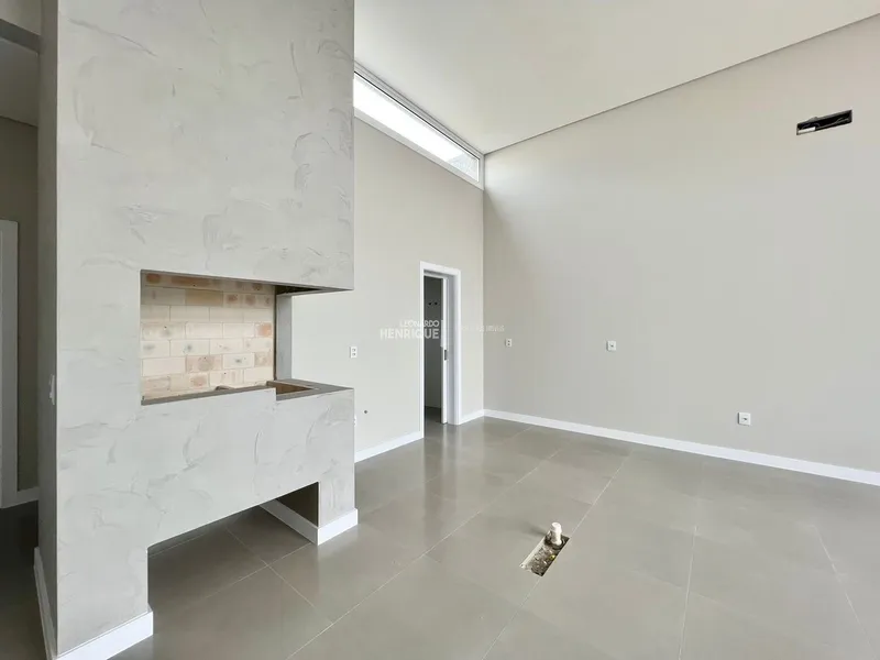 Casa em Bairro Nobre de Capão da Canoa: 2ª foto da galeria de imagens do imóvel