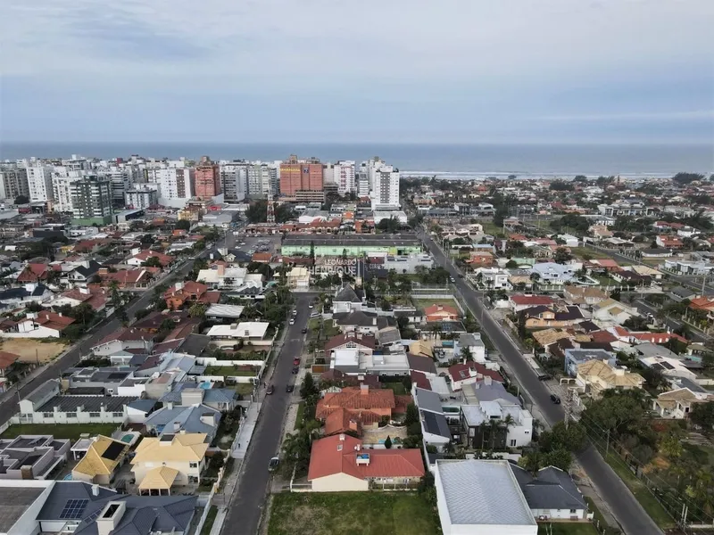 Casa em Bairro Nobre de Capão da Canoa: 21ª foto da galeria de imagens do imóvel