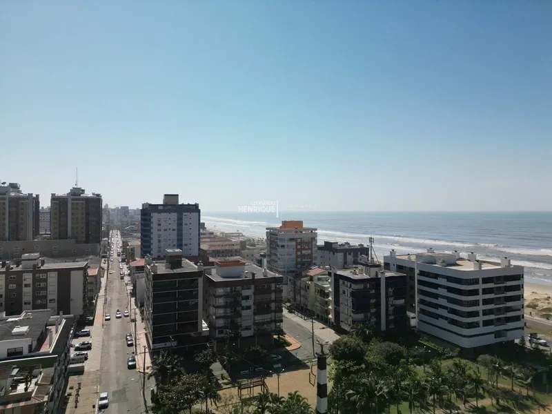 APARTAMENTO FRENTE PRAÇA E COM VISTA PARA O MAR: 3ª foto da galeria de imagens do imóvel