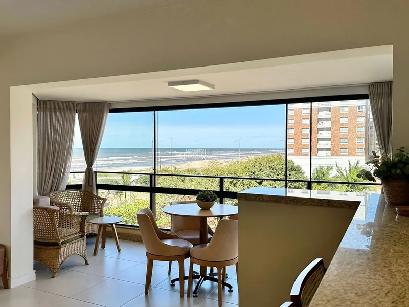 APARTAMENTO FRENTE PRAÇA E COM VISTA PARA O MAR: 6ª foto da galeria de imagens do imóvel