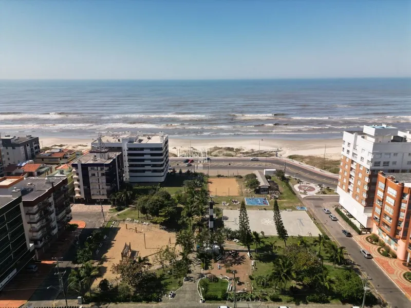 APARTAMENTO FRENTE PRAÇA E COM VISTA PARA O MAR: 1ª foto da galeria de imagens do imóvel