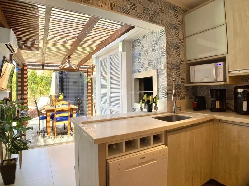 CASA EM CONDOMINIO FECHADO.: 3ª foto da galeria de imagens do imóvel