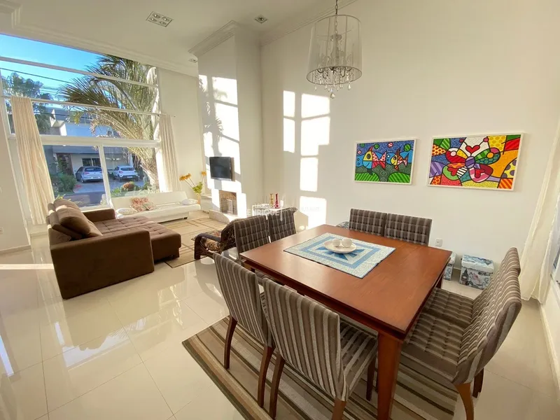 Casa no Condomínio Las Palmas: 1ª foto da galeria de imagens do imóvel