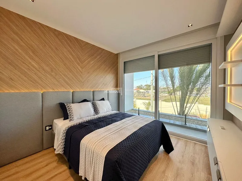 BELÍSSIMA CASA BEIRA LAGO EM CONDOMÍNIO FECHADO: 13ª foto da galeria de imagens do imóvel