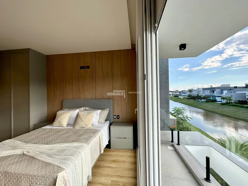 BELÍSSIMA CASA BEIRA LAGO EM CONDOMÍNIO FECHADO: 9ª foto da galeria de imagens do imóvel