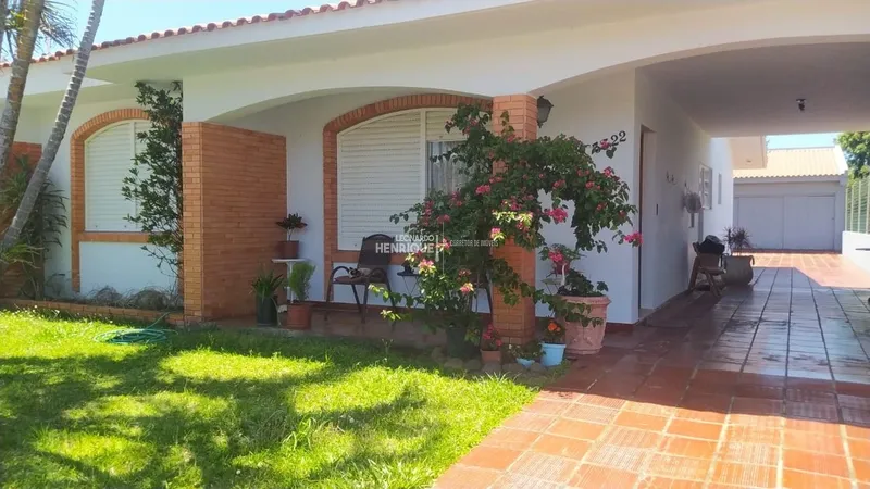 Linda casa em Capão da canoa!!!: 1ª foto da galeria de imagens do imóvel