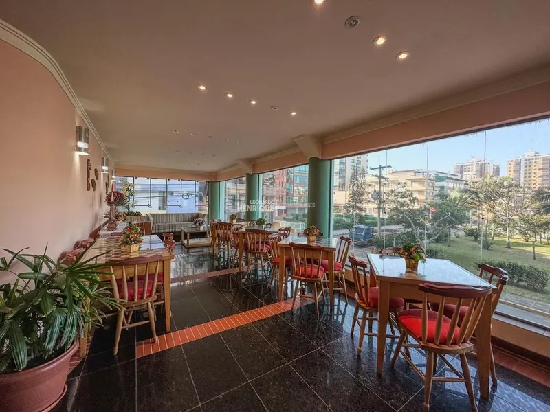 APARTAMENTO À VENDA  COM VISTA PARA O MAR E PRAÇA DO FAROL: 25ª foto da galeria de imagens do imóvel