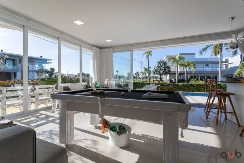 Mansão de esquina no Condomínio Enseada: 8ª foto da galeria de imagens do imóvel