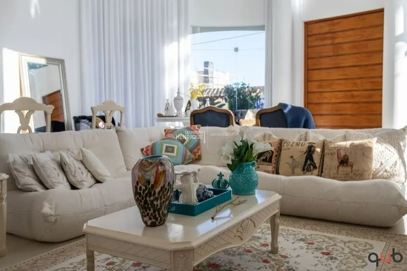 Mansão de esquina no Condomínio Enseada: 4ª foto da galeria de imagens do imóvel