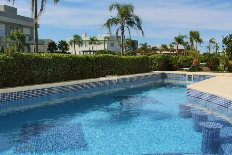 Mansão de esquina no Condomínio Enseada: 10ª foto da galeria de imagens do imóvel