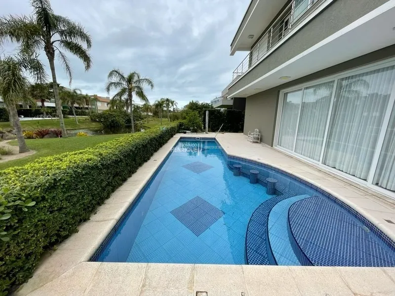 Mansão de esquina no Condomínio Enseada: 19ª foto da galeria de imagens do imóvel