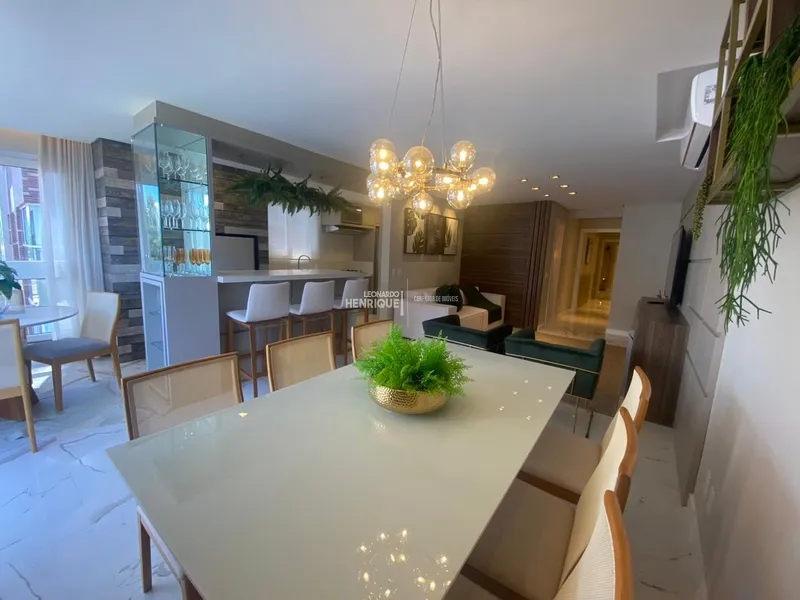 Apartamento de frente para a avenida: 2ª foto da galeria de imagens do imóvel