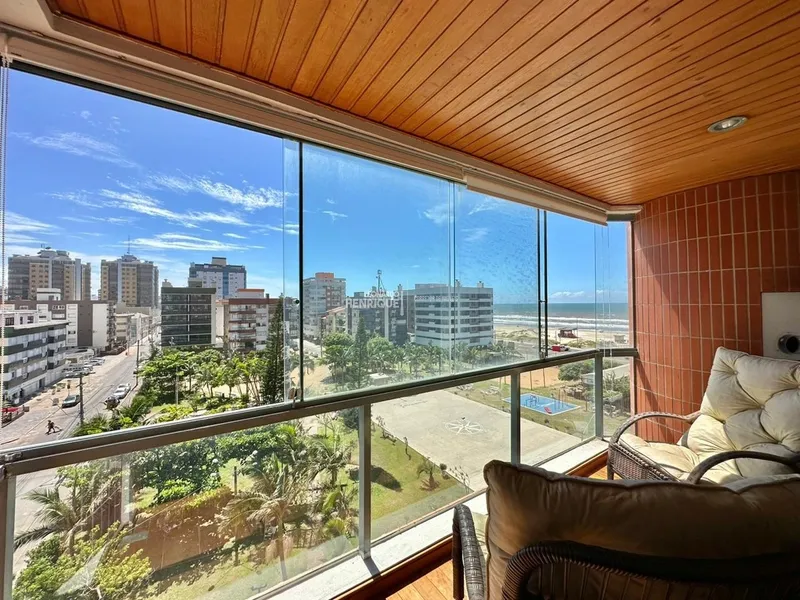 APARTAMENTO À VENDA  DE FRENTE PARA PRAÇA: 3ª foto da galeria de imagens do imóvel