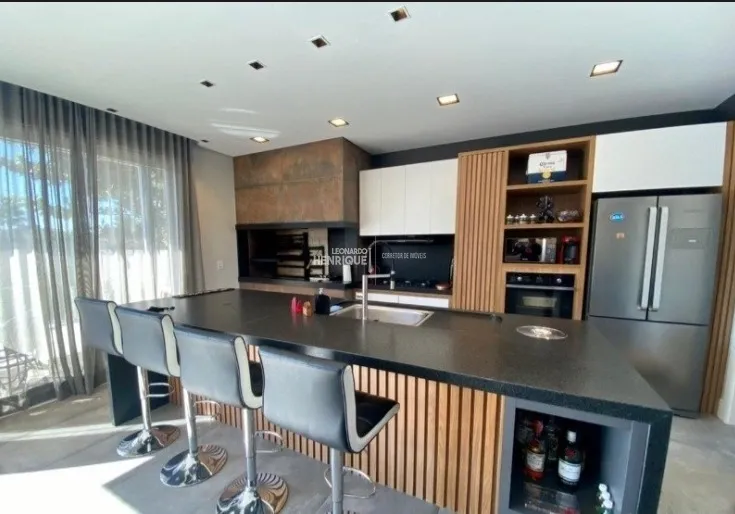 Casa com 3 dormitórios mobiliada: 4ª foto da galeria de imagens do imóvel