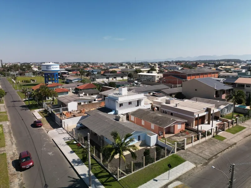 CASA À VENDA: 3ª foto da galeria de imagens do imóvel