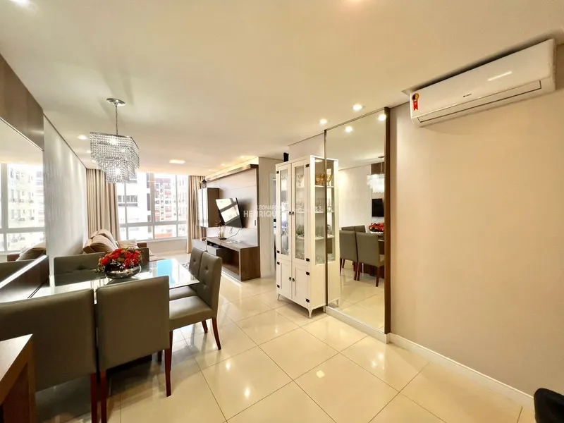 BELÍSSIMO APARTAMENTO DE 3 DORMITÓRIOS COM VISTA PARA O MAR: 1ª foto da galeria de imagens do imóvel