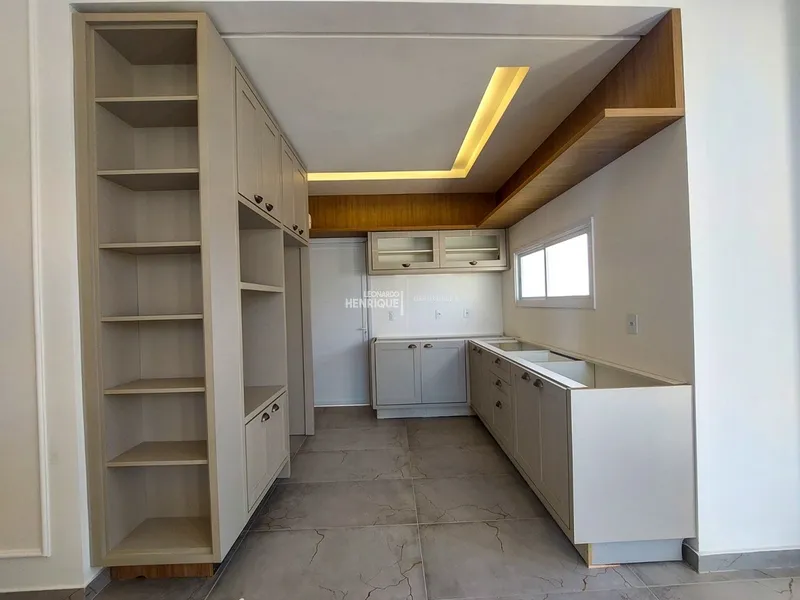 Casa três dormitórios Neoclássica: 19ª foto da galeria de imagens do imóvel