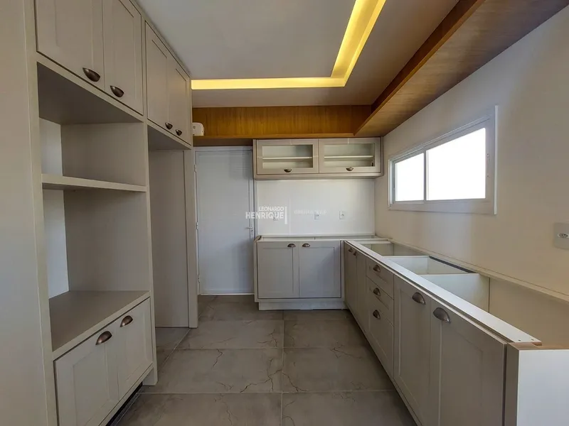 Casa três dormitórios Neoclássica: 22ª foto da galeria de imagens do imóvel