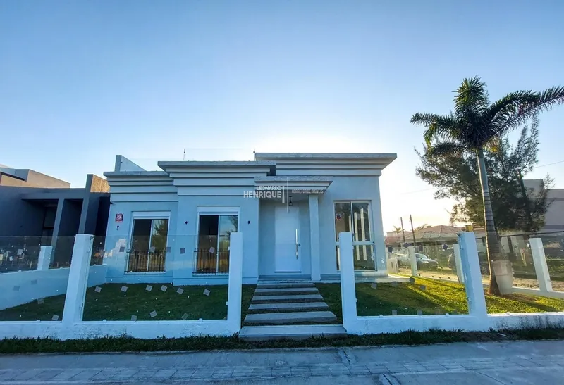 Casa três dormitórios Neoclássica: 3ª foto da galeria de imagens do imóvel