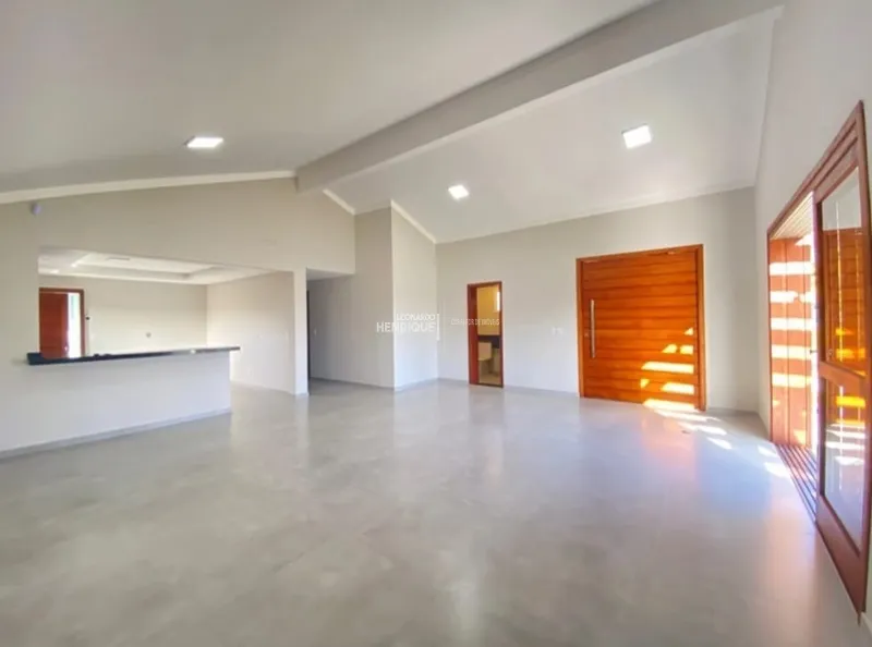 CASA DE TRÊS DORMITÓRIOS DE ESQUINA: 15ª foto da galeria de imagens do imóvel