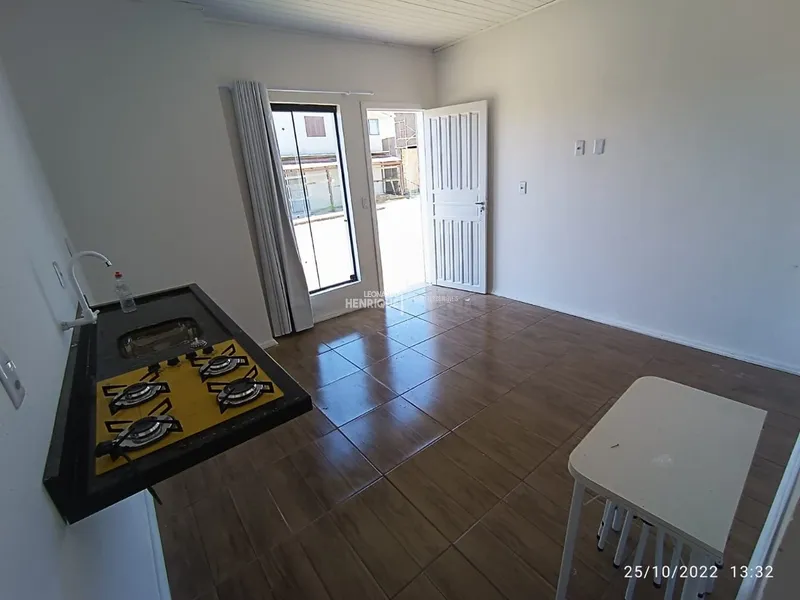 Casa bem localizada, uma quadra do Mercado Maravilha e Escola Cícero.: 5ª foto da galeria de imagens do imóvel