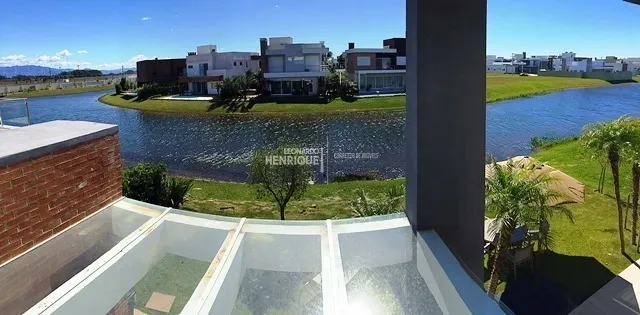 Sobrado no condomínio Enseada: 1ª foto da galeria de imagens do imóvel