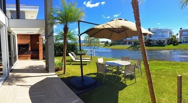 Sobrado no condomínio Enseada: 31ª foto da galeria de imagens do imóvel