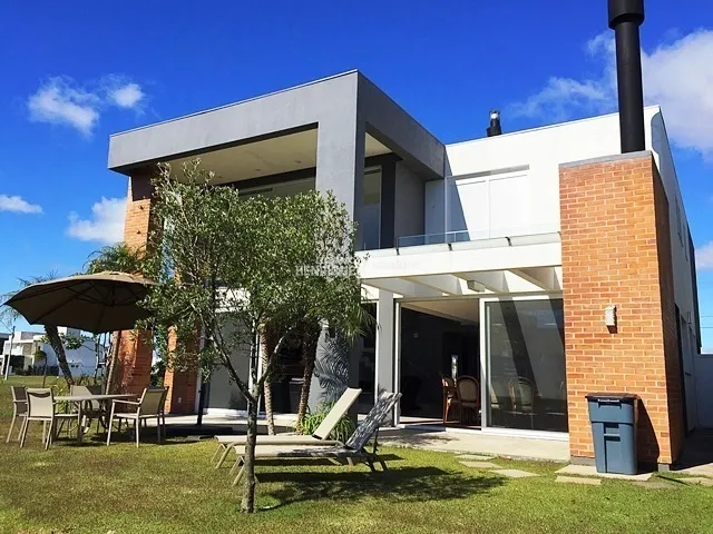 Sobrado no condomínio Enseada: 32ª foto da galeria de imagens do imóvel