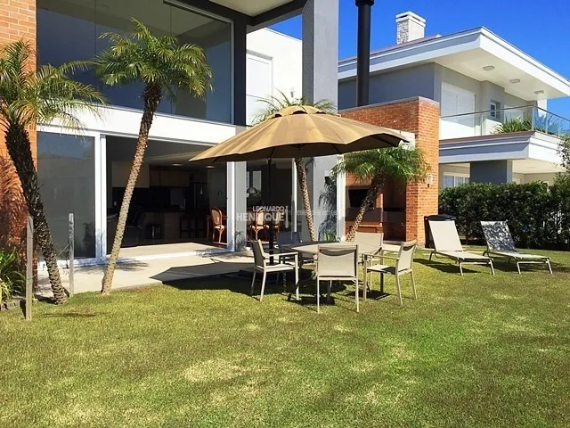 Sobrado no condomínio Enseada: 35ª foto da galeria de imagens do imóvel