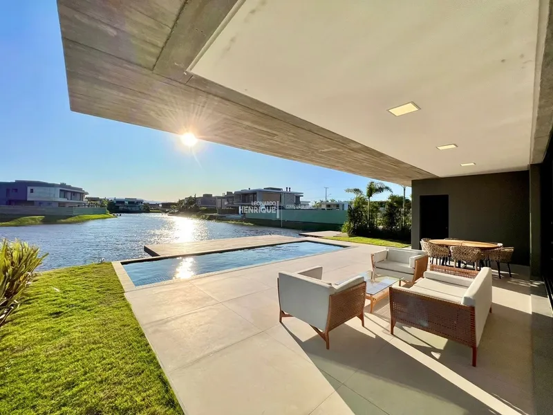 MARAVILHOSA MANSÃO A BEIRA LAGO !!!: 1ª foto da galeria de imagens do imóvel